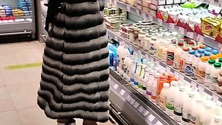 Busty housewife flashing her sexy naked body in public
