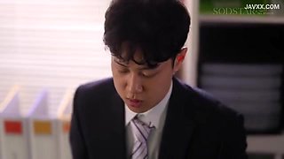 New Graduate Encounters Scary Female Boss at Pin Salon. Asian Erotic Video x2x656982445AD9943352