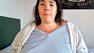 Curvy Evitacamila gets an anal creampie and shows off her huge tits