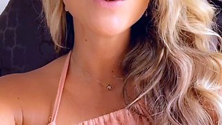 Horny Webcam Babe Solo Masturbation