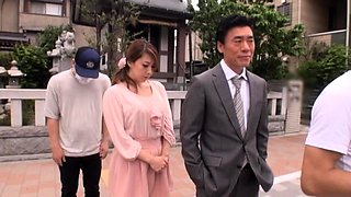 amateur asian gives a blowjob