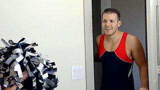 Slutty cheerleader teen stepsis pounded