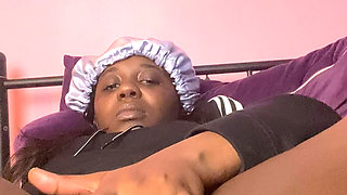 It’s Almost Bedtime the Ebony Gets Bored and Ends up Fingering Herself Pretty Hairy Pussy Solo