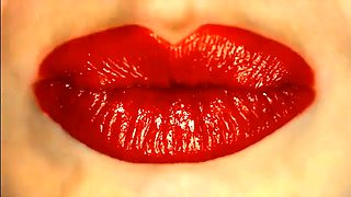 Ashley Adams Smashing In The Couch With Her Bouncy Culo - Juliana Grandi