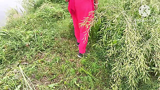 Village Bhabhi Cheating Sex with Neighbour