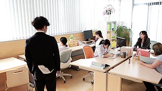 I Was Bullied By Everyone At The Command Of My Female Boss,
