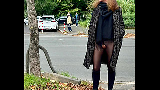 Pissing with crotchless pantyhose - frivolous walk