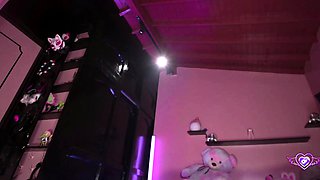 Solo girl masturbates with double dong No anal