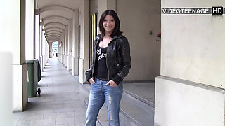 Lovely 18 Yearjoy Does Her First Porn Casting