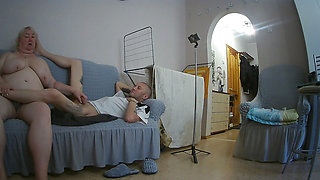 Stepmom helps me jerk off my cock so that I cum