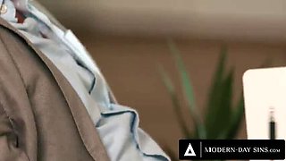 Pervert Therapist Fucks Hot Redhead MILF Lauren Phillips Hard - Big Tits & Rough Sex