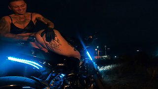 Amateur fetish big booty bitch riding with her bum