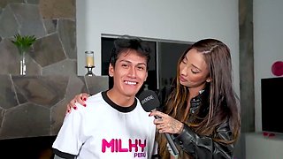 Vitoria Beatriz An Exclusive Fan Enjoying MilkyPeru With