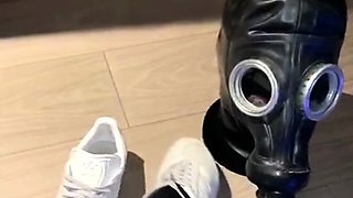 Amateur Foot Fetish Girlfriend Sucks and gives a Footjob
