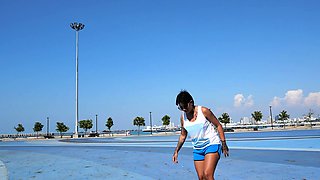 Skateboarding fail of big ass Thai MILF